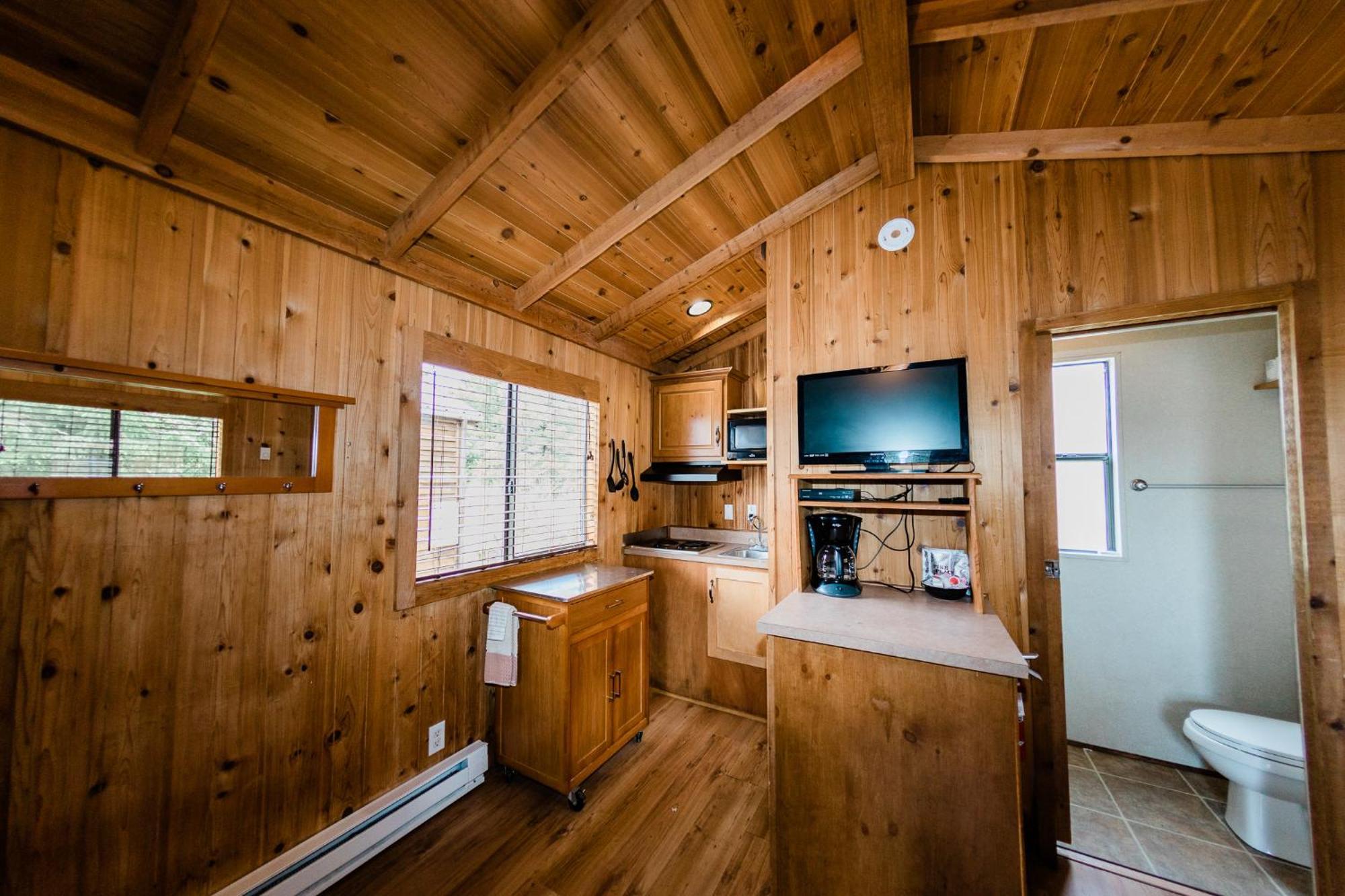 Hart'S Camp Airstream Hotel & Rv Park Pacific City Room photo